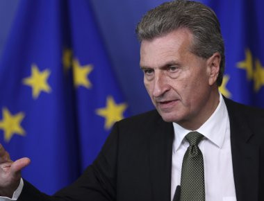 Γκ. Έτινγκερ: «Θα συνεχιστούν οι μακροπρόθεσμες πληρωμές της Βρετανίας στην ΕΕ τουλάχιστον μέχρι το 2020»